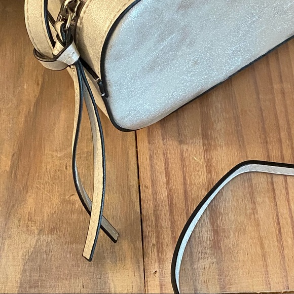 Gap Silver Mini Crossbody Bag - Picture 4 of 8